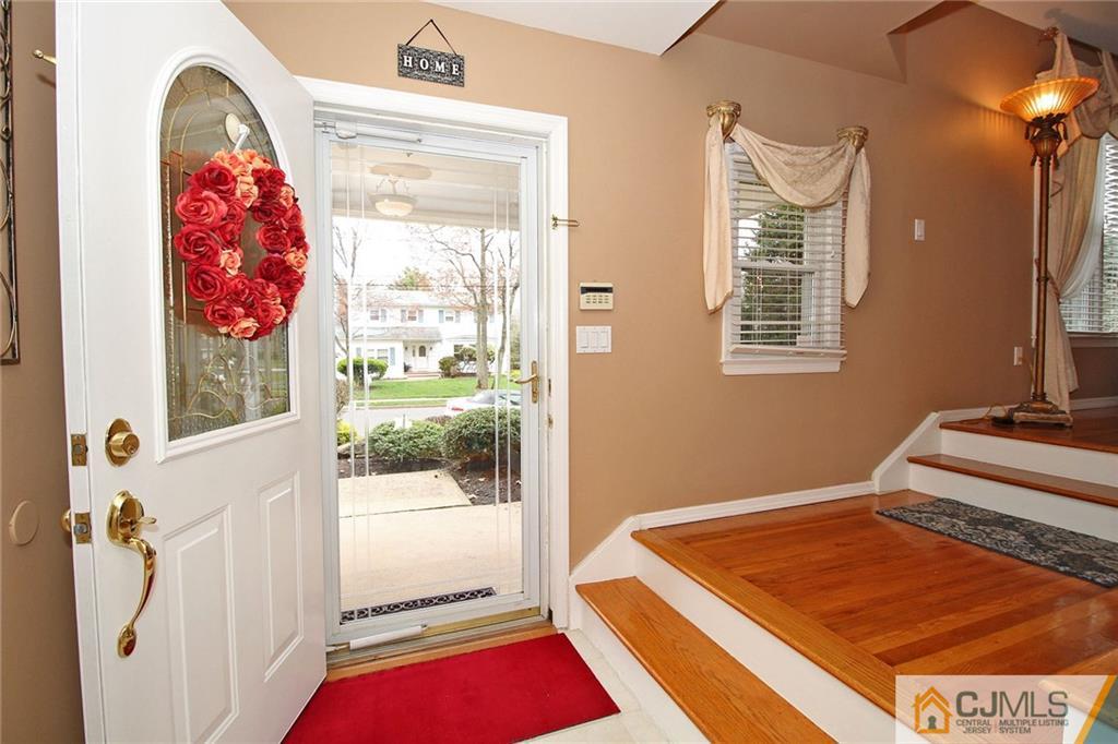 3 Sherwood Road Edison, NJ 08820 - Photo 6 of 24 Gallery Image 6