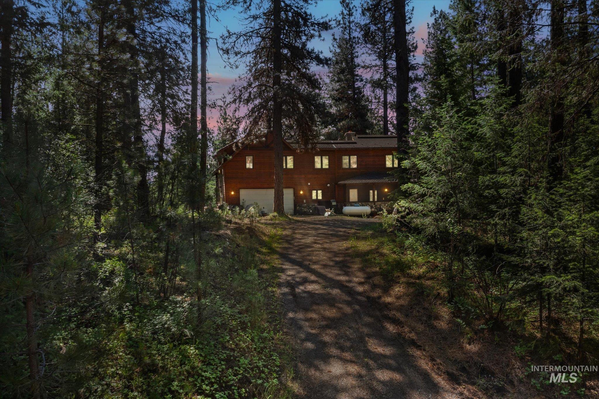123 Wilderness Ranch Lane Cascade, ID 83611 - Photo 6 of 42