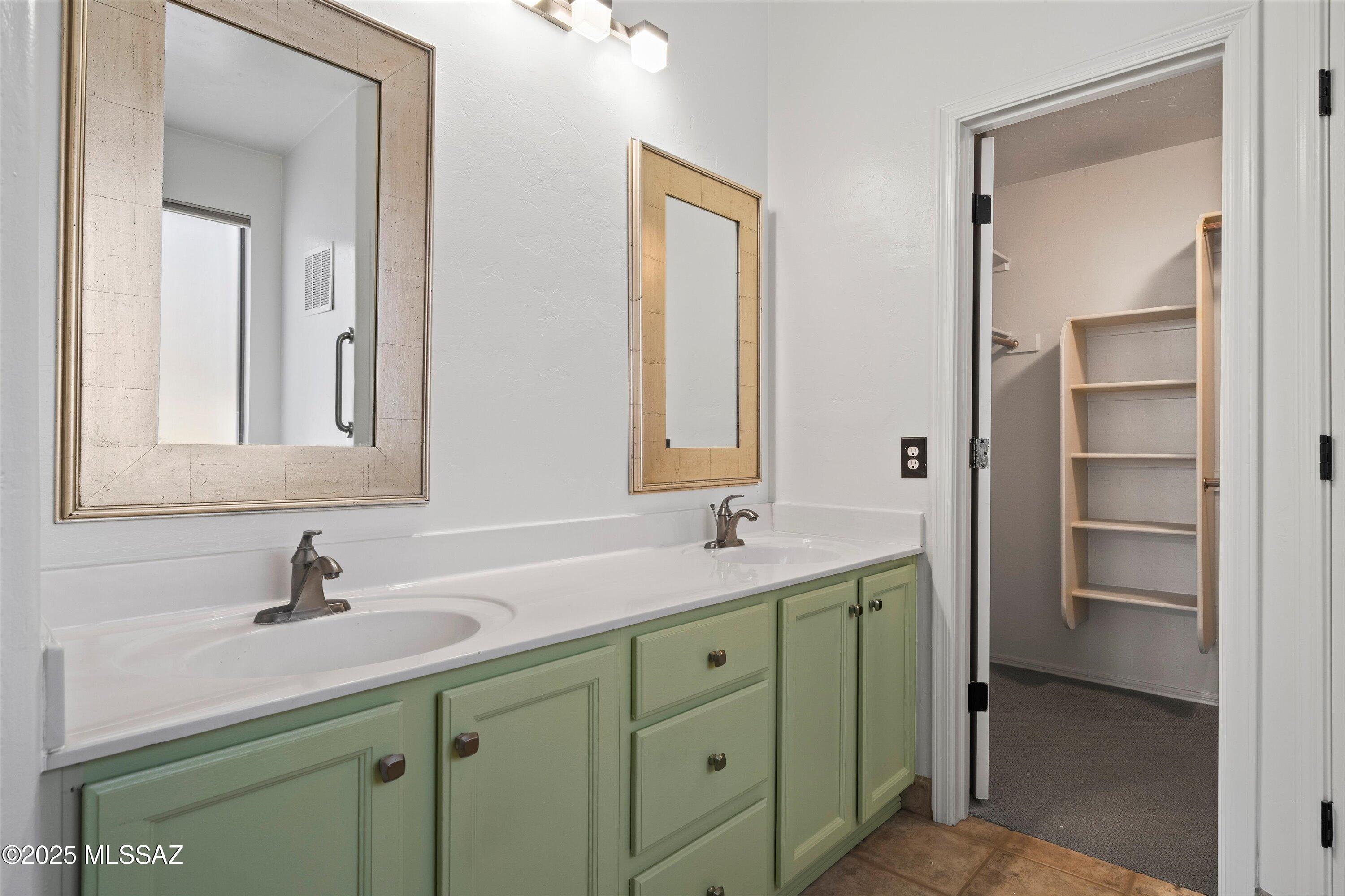 424 West Wheeler Road Tucson, AZ 85737 - Photo 17 of 34