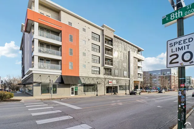$375,000 | 800 New Hampshire Street, Unit 204, Lawrence, KS 66044
