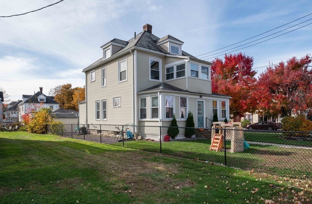 60 Westfield Road Holyoke, MA 01040 - Photo 3 of 39 Gallery Image 3