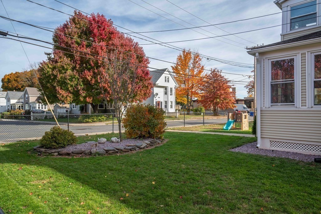 60 Westfield Road Holyoke, MA 01040 - Photo 4 of 39 Gallery Image 4