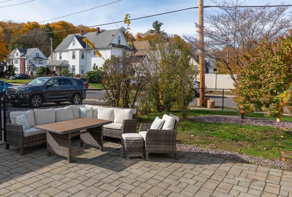 60 Westfield Road Holyoke, MA 01040 - Photo 5 of 39 Gallery Image 5