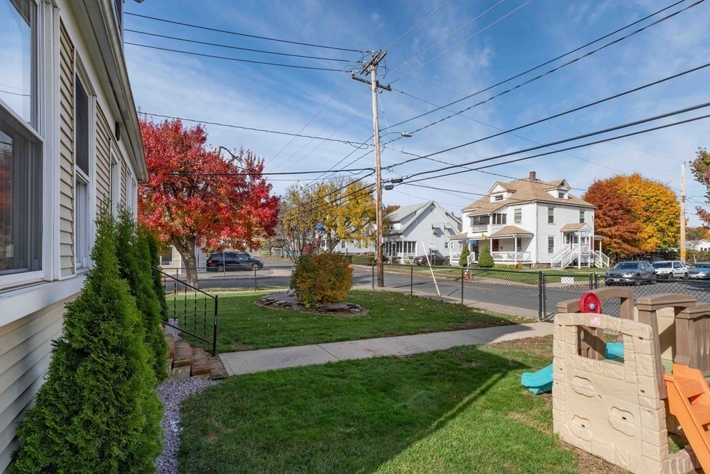 60 Westfield Road Holyoke, MA 01040 - Photo 9 of 39 Gallery Image 9