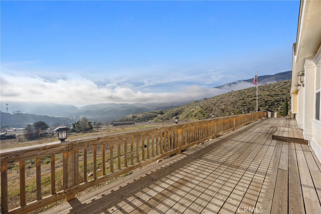 990 Mesa Valley Road Lebec, CA 93243 - Photo 27 of 38 a view of city from a balcony
