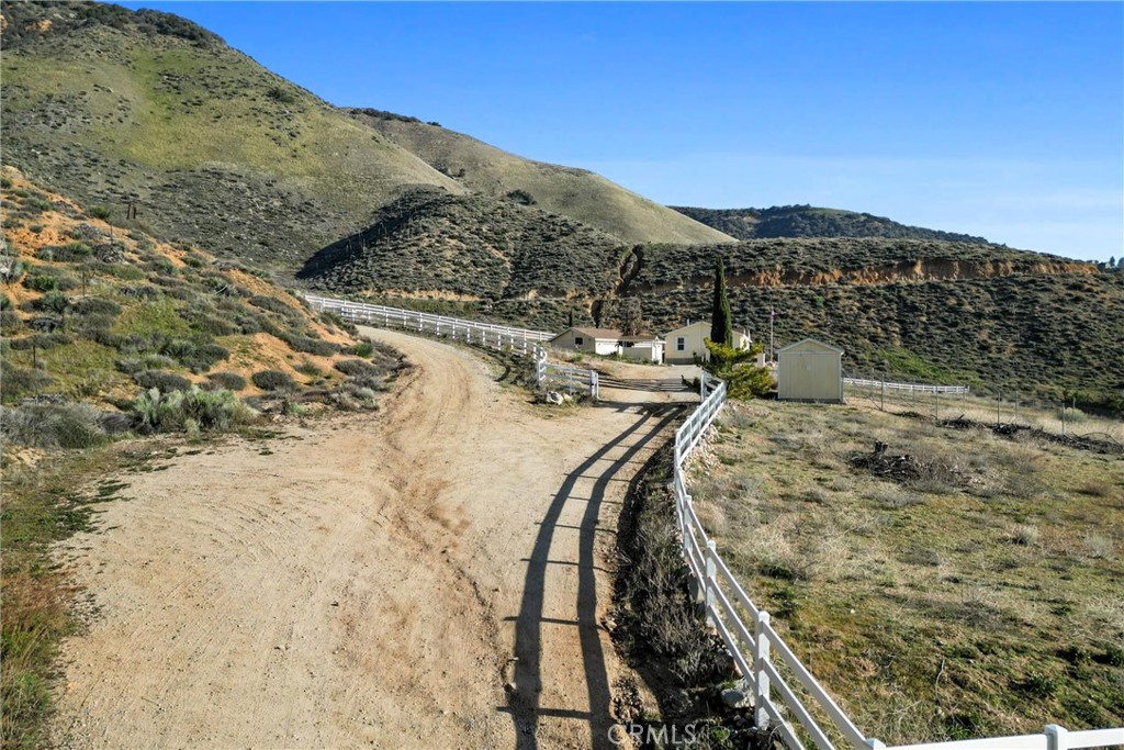 990 Mesa Valley Road Lebec, CA 93243 - Photo 36 of 38 a view of a mountain