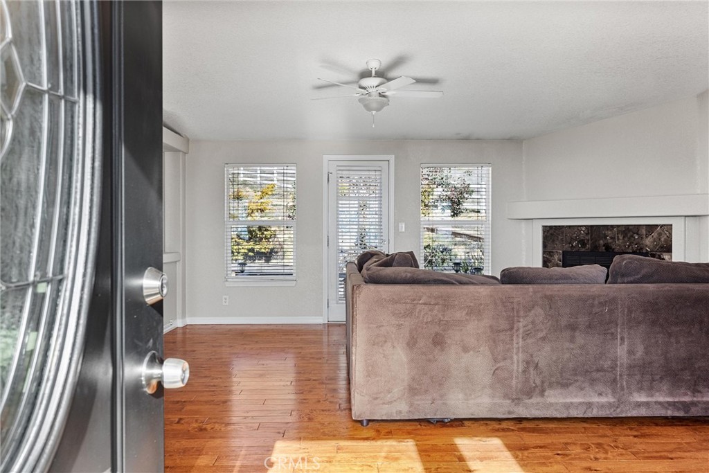 990 Mesa Valley Road Lebec, CA 93243 - Photo 5 of 38 a living room with furniture and a window