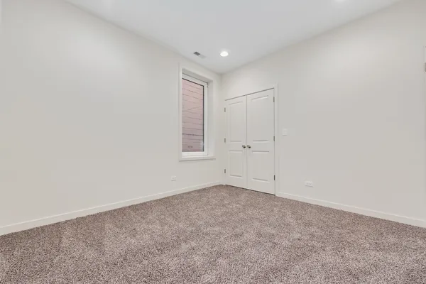 $2,450 | 2824 West Van Buren Street, Unit 201, Chicago, IL 60612