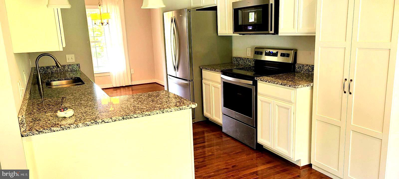265 Hickory Ridge Circle Mineral, VA 23117 - Photo 7 of 24 Kitchen with stainless steel appliances