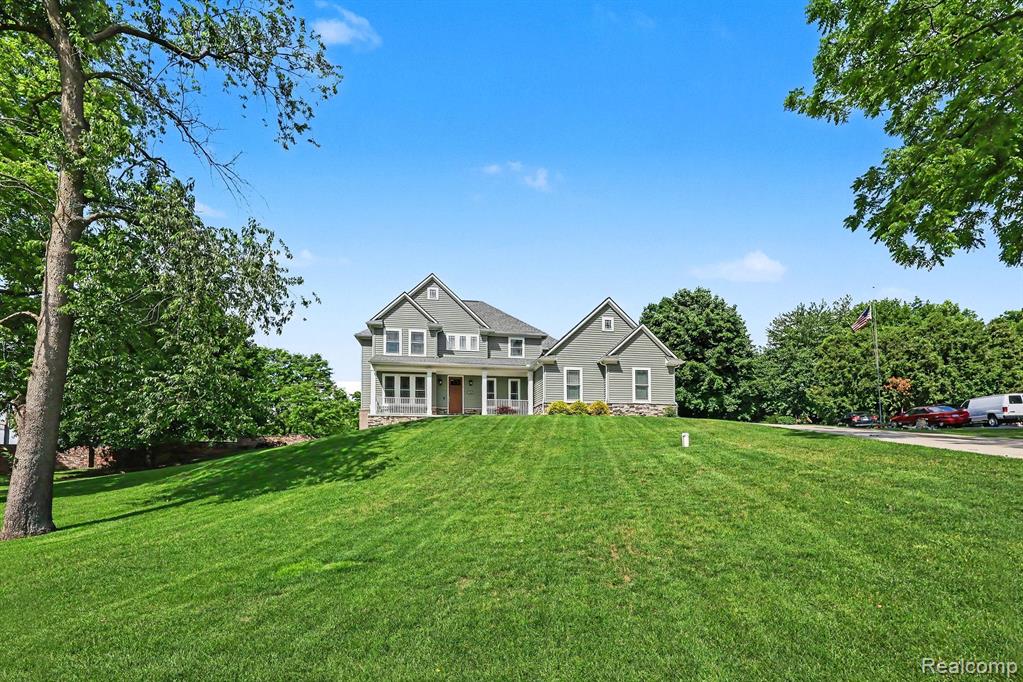 1660 Winthrop Road Bloomfield Hills, MI 48302 - Photo 3 of 38