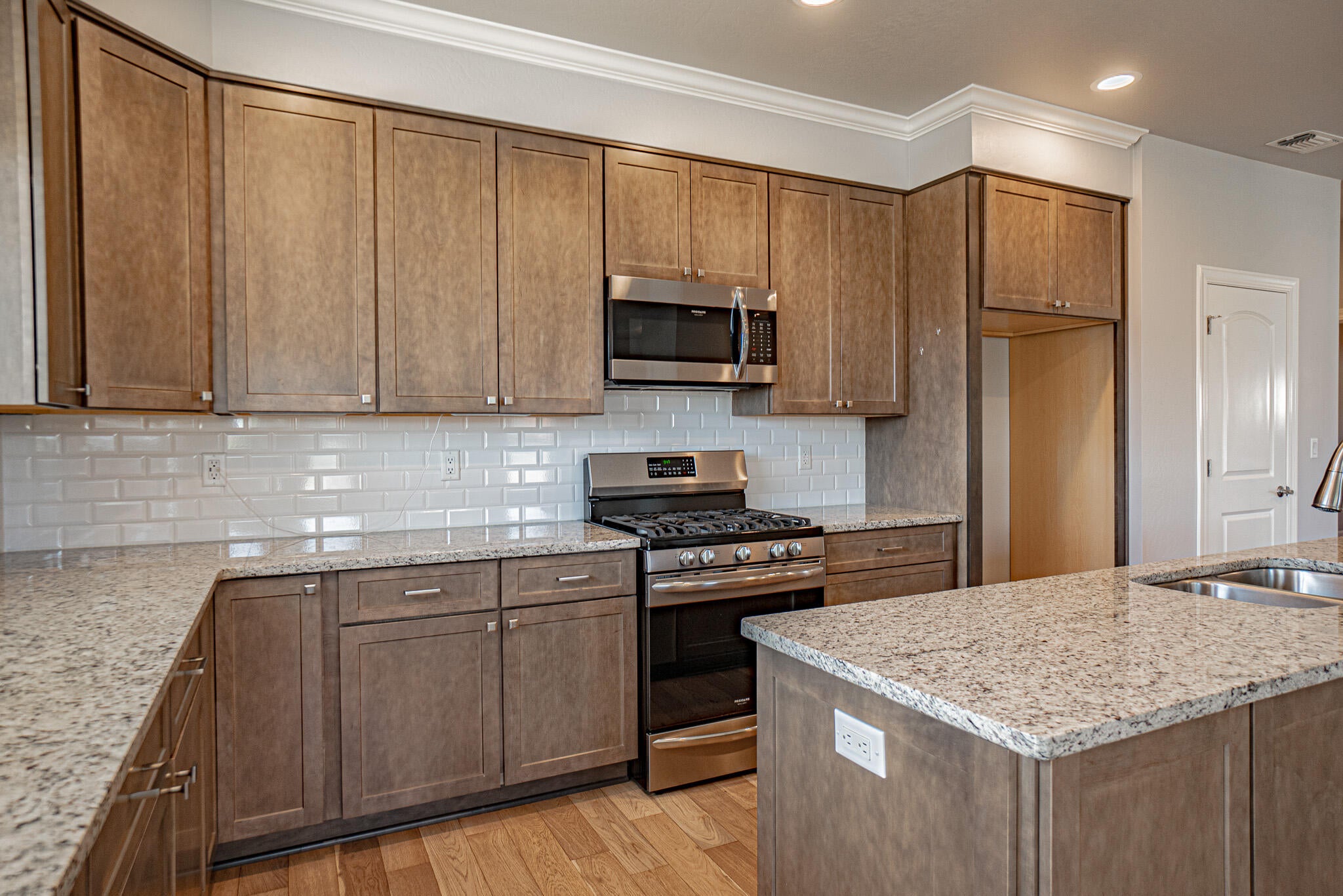 449 South Haskell Street Central Point, OR 97502 - Photo 11 of 35 DSC00183-HDR