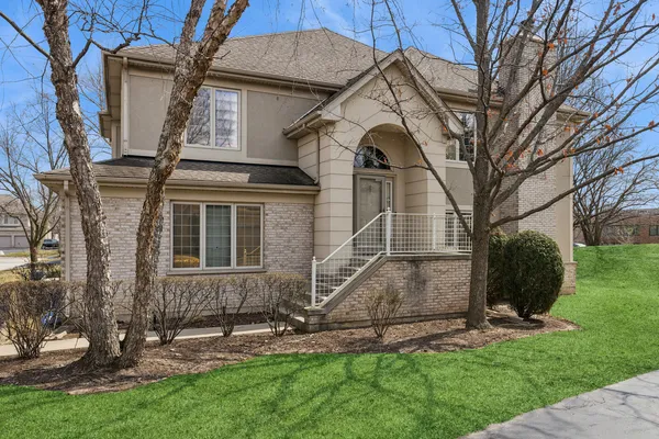 $575,000 | 54 Beaconsfield Court, Lincolnshire, IL 60069