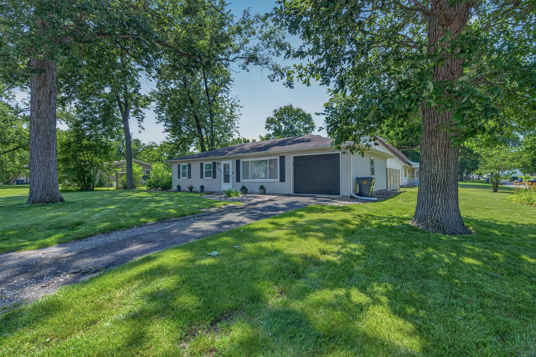 722 Fremont Road Valparaiso, IN 46385 - Photo 22 of 24 2048x1365