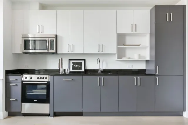 $4,098 | 70 Pine Street, Unit 1206 | Financial District