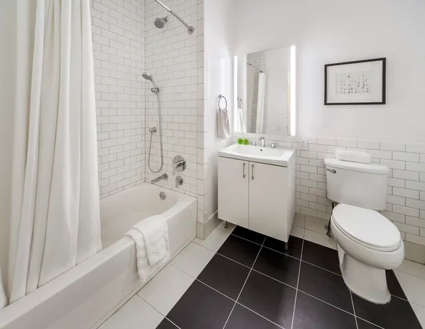 $4,098 | 70 Pine Street, Unit 1206 | Financial District