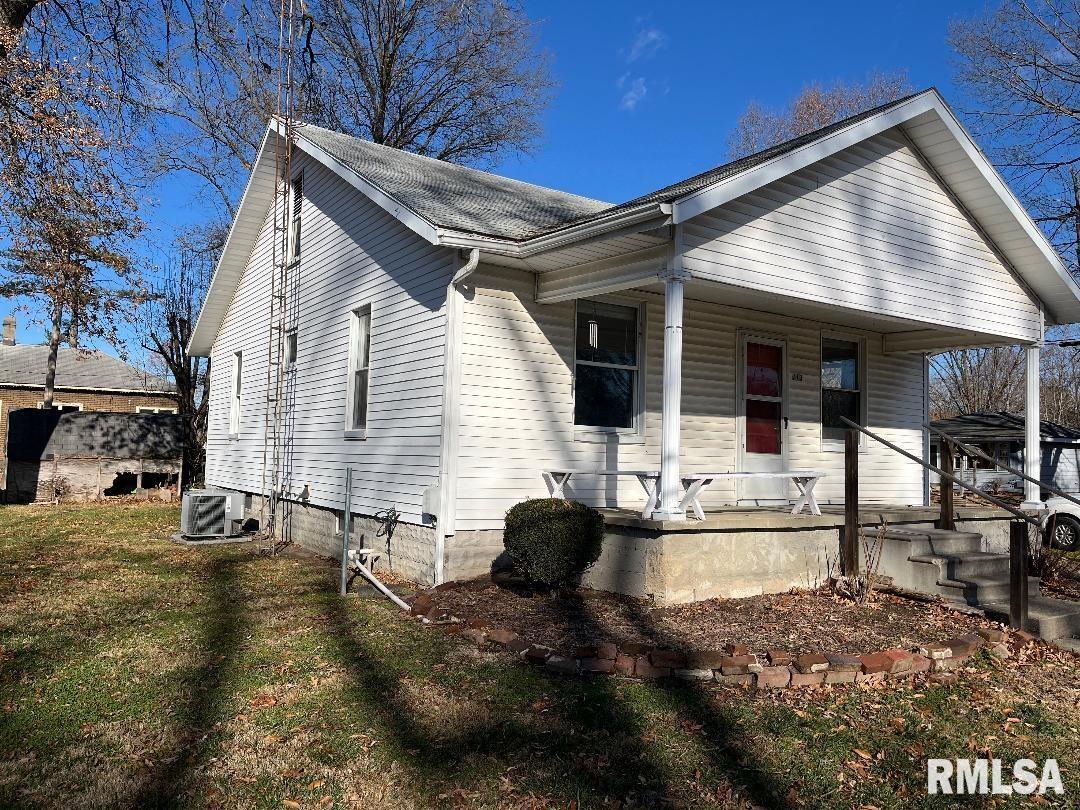 113 Martin Street Benton, IL 62812 - Photo 2 of 31