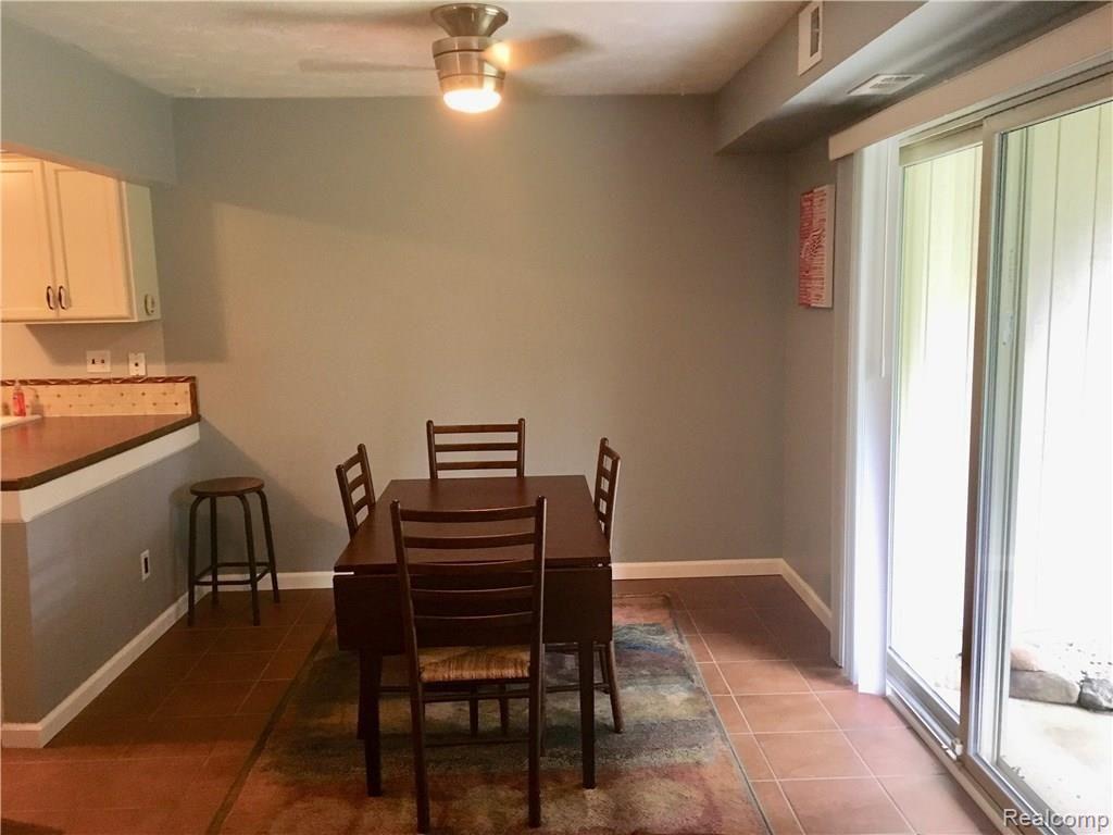 1687 Riverside Drive, Unit U14 Rochester Hills, MI 48309 - Photo 15 of 50
