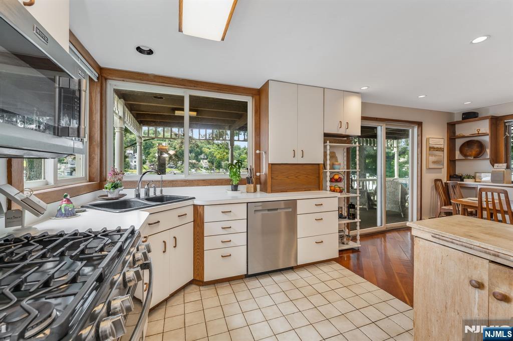 90 Ithanell Road Hopatcong, NJ 07843 - Photo 16 of 37 Gallery Image 16