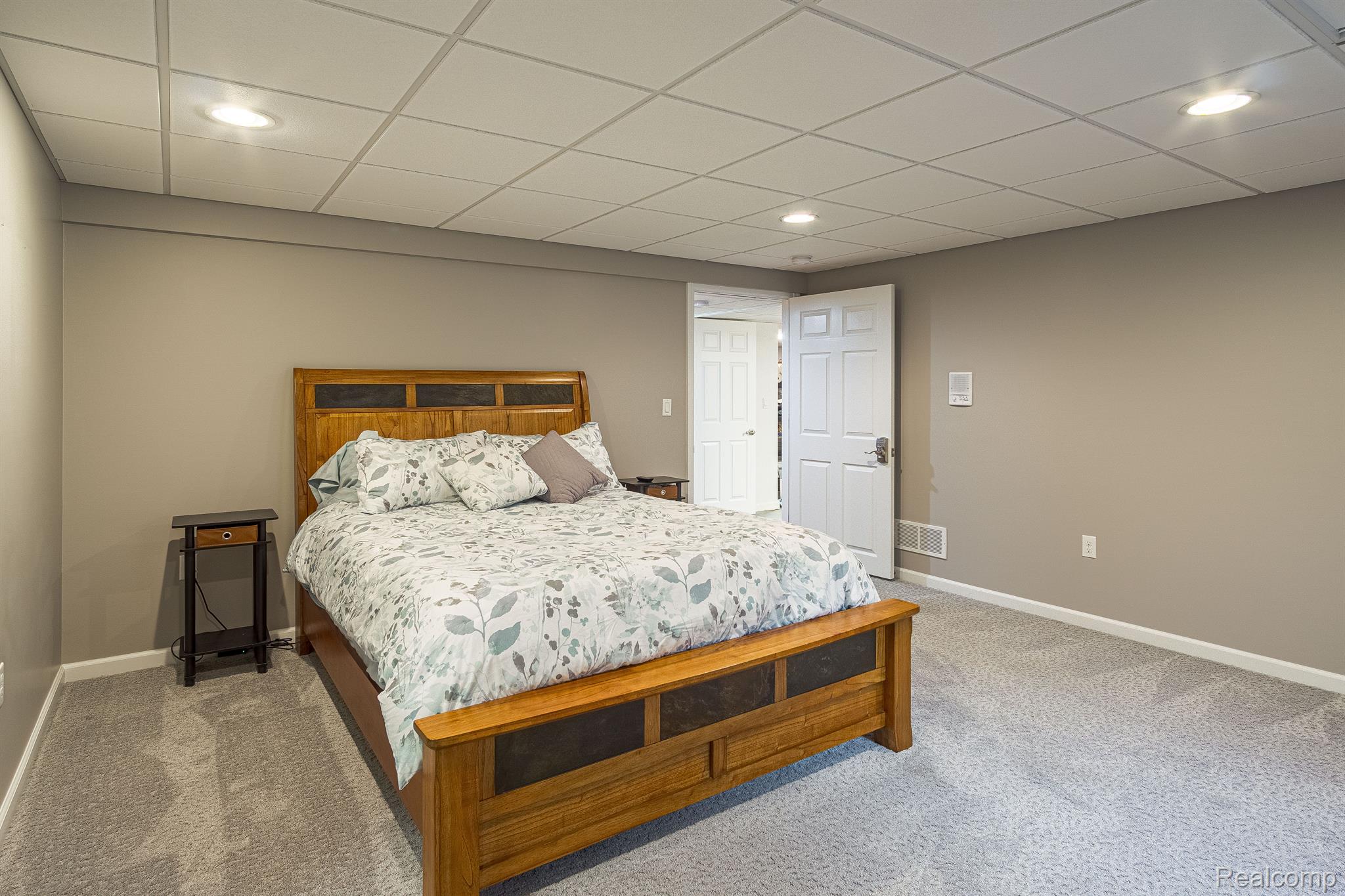 2125 Lagoon Drive Rochester, MI 48309 - Photo 53 of 59 Gallery Image 53