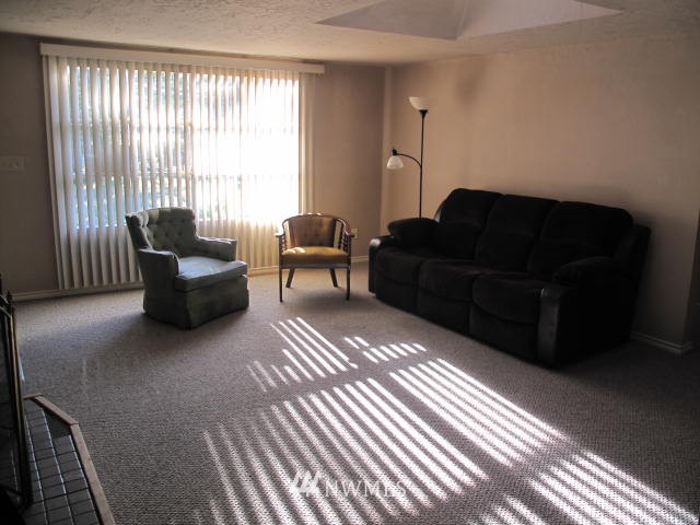 2719 Gibson Road Everett, WA 98204 - Photo 5 of 11