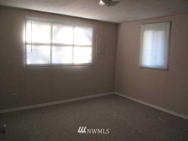 2719 Gibson Road Everett, WA 98204 - Photo 8 of 11
