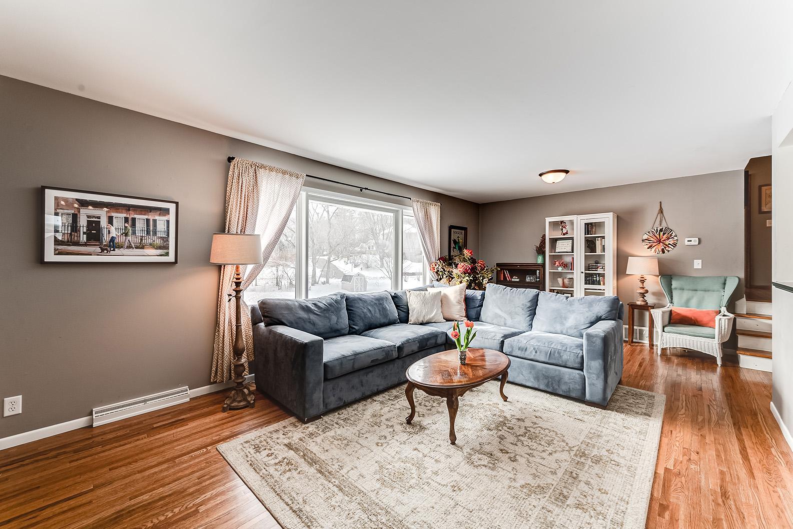 5406 Holiday Road Minnetonka, MN 55345 - Photo 3 of 29 Gallery Image 3