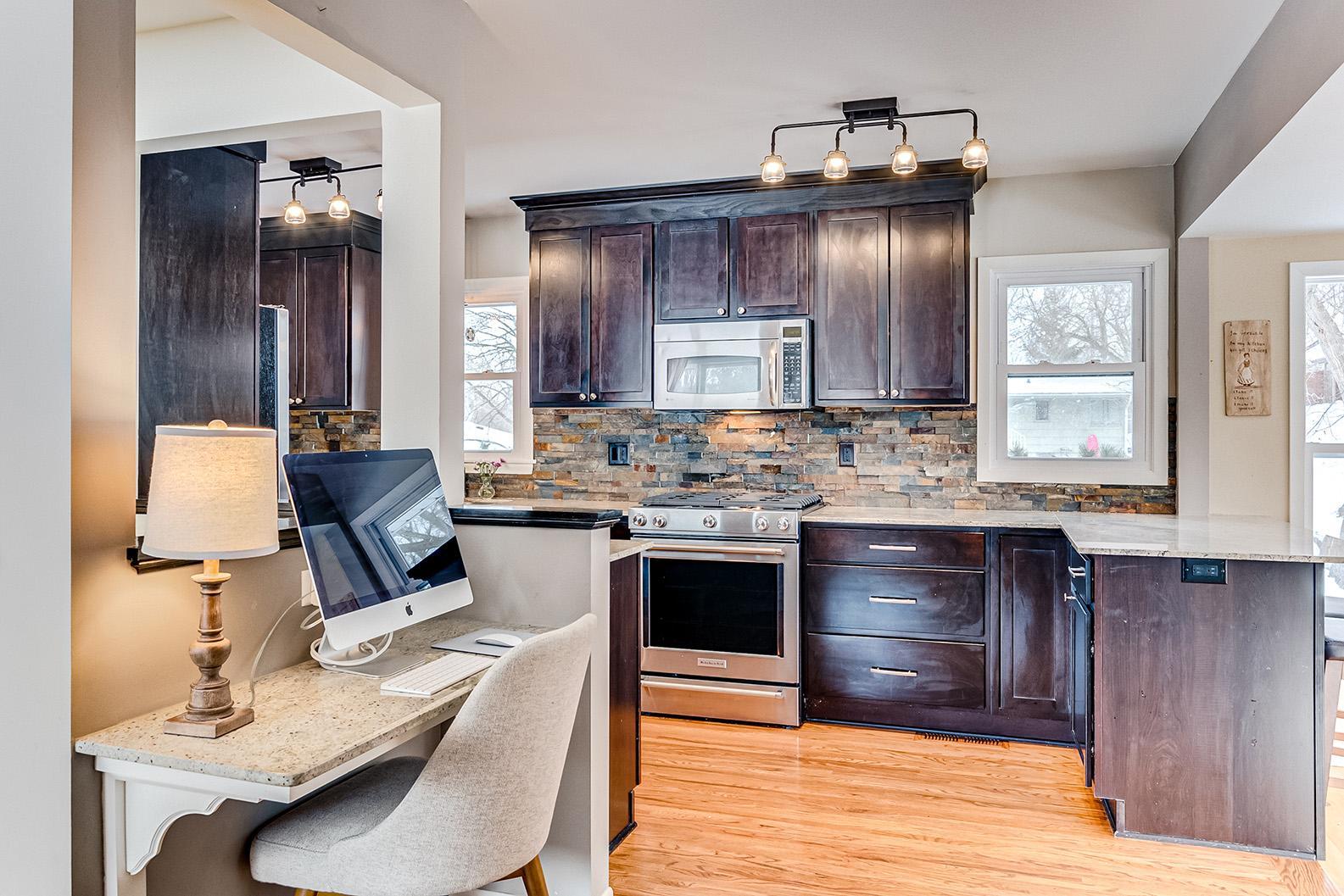 5406 Holiday Road Minnetonka, MN 55345 - Photo 5 of 29 Gallery Image 5