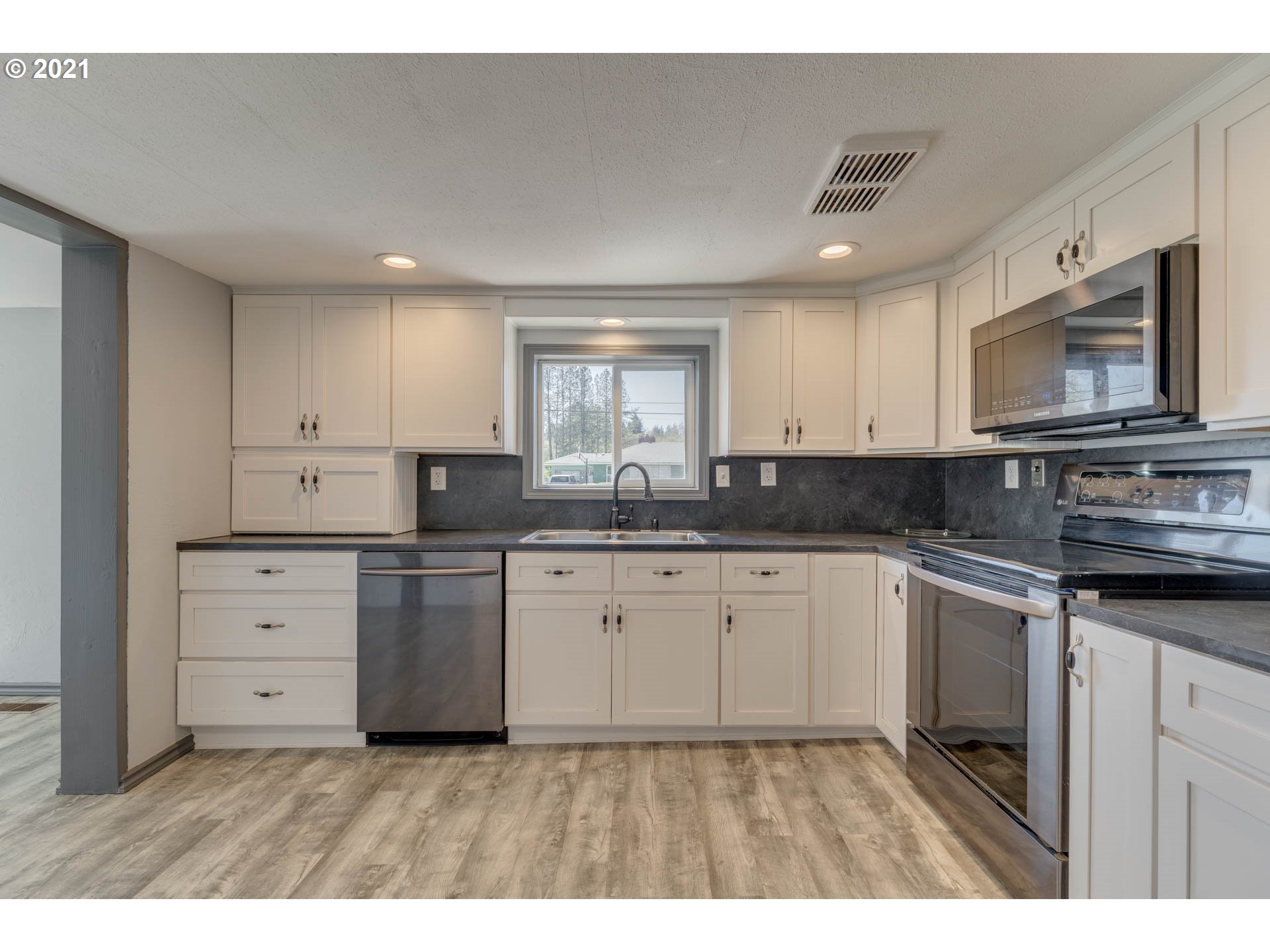360 North Vernonia Road St. Helens, OR 97051 - Photo 14 of 31 Gallery Image 14