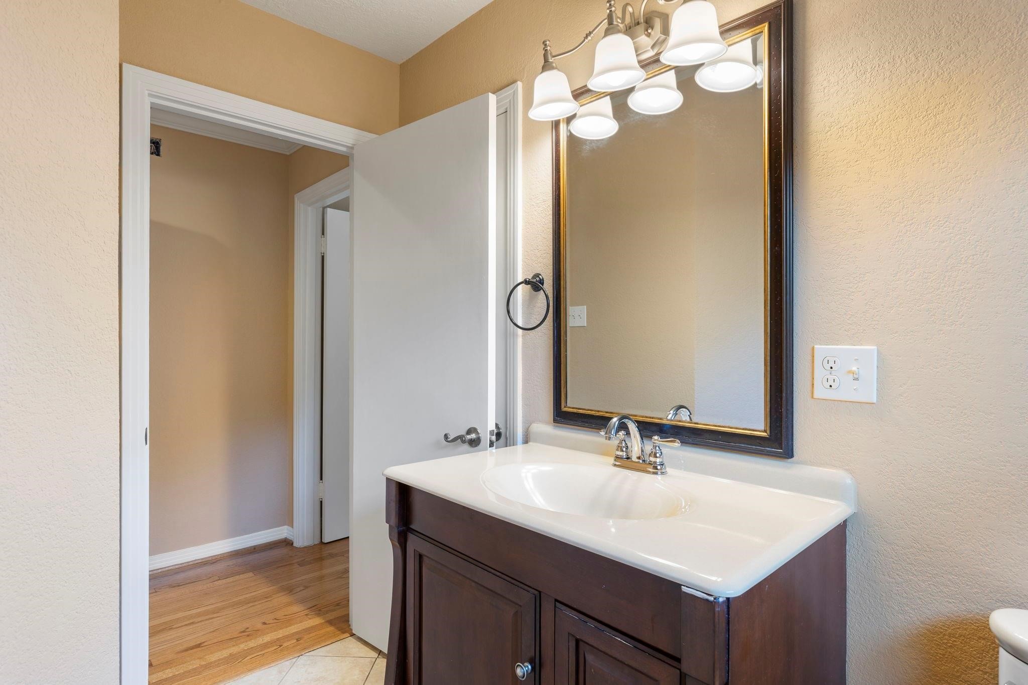 1802 Turnpike Road Houston, TX 77008 - Photo 40 of 47