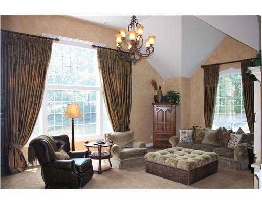 9 Ridge View Court Smithfield, RI 02917 - Photo 5 of 12 Den/Family/Great Room.