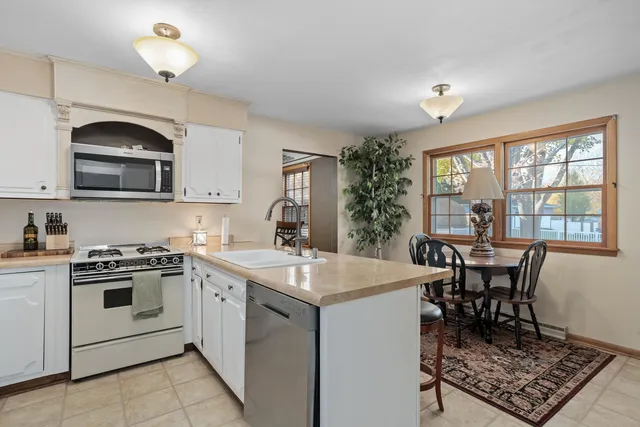 $375,000 | 2334 Elizabeth Street, Janesville, WI 53548