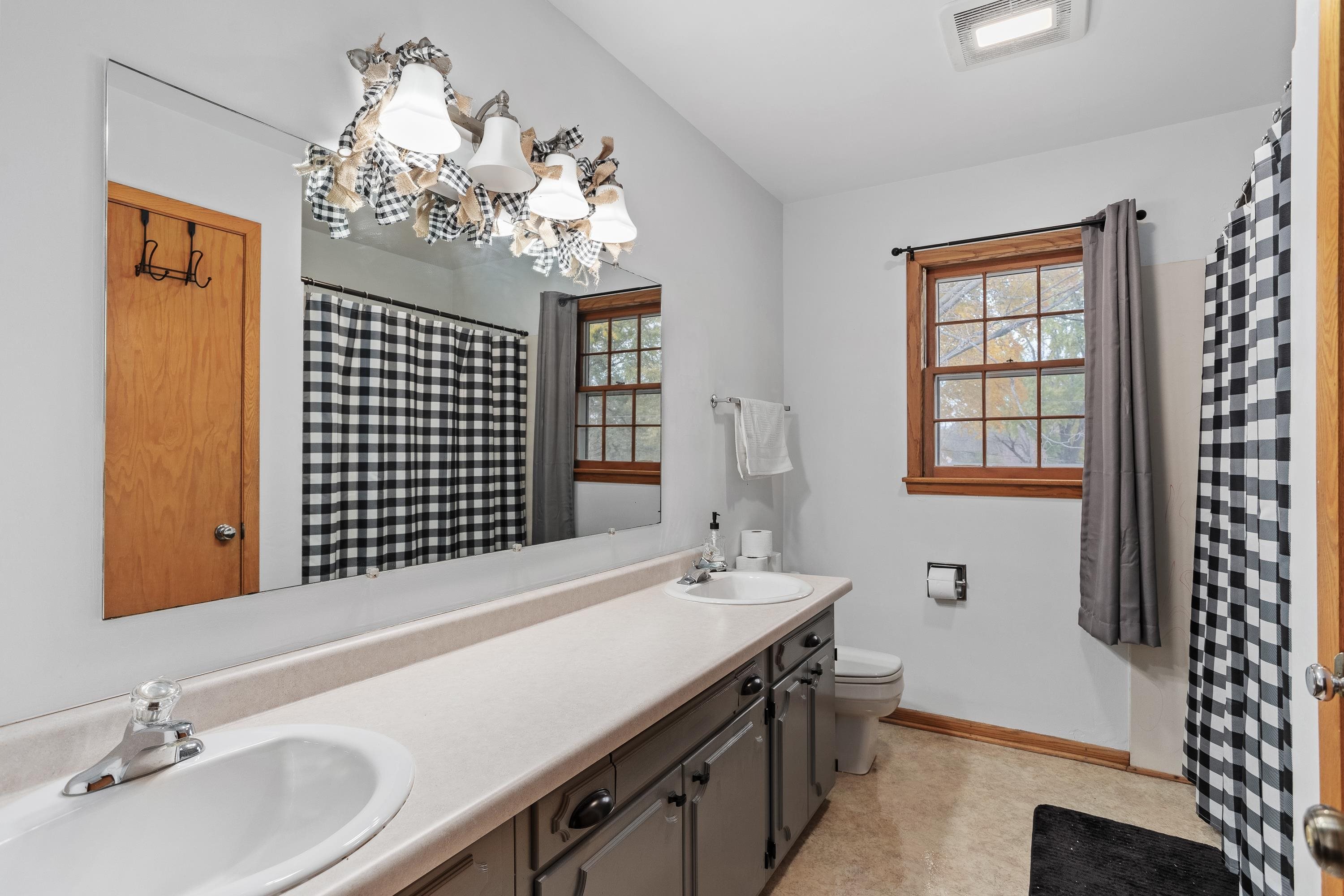 2334 Elizabeth Street Janesville, WI 53548 - Photo 18 of 36