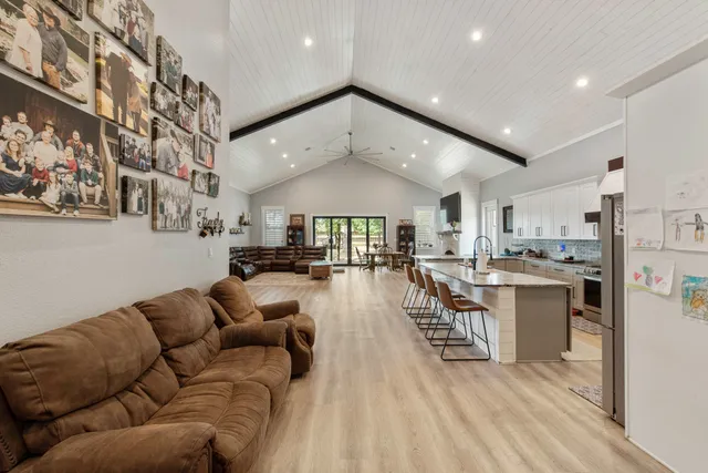 $1,600,000 | 19885 Keenan Cut Off Road, Montgomery, TX 77316