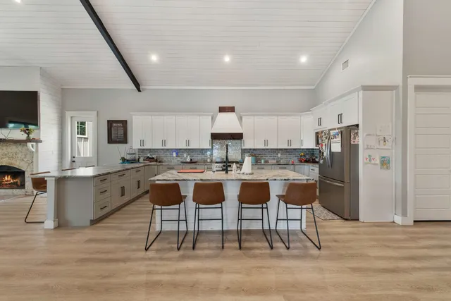 $1,600,000 | 19885 Keenan Cut Off Road, Montgomery, TX 77316