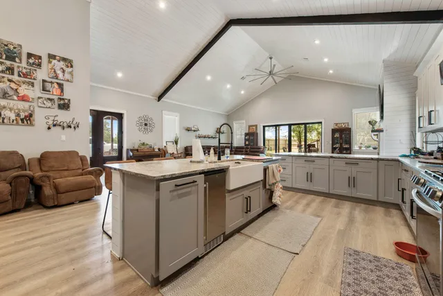 $1,600,000 | 19885 Keenan Cut Off Road, Montgomery, TX 77316