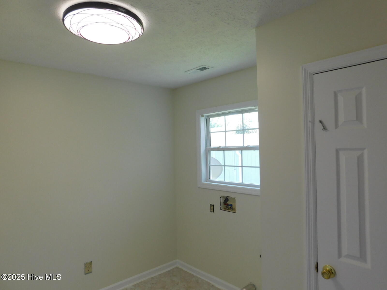 1005 Locust Court Havelock, NC 28532 - Photo 11 of 29 DSCN5988