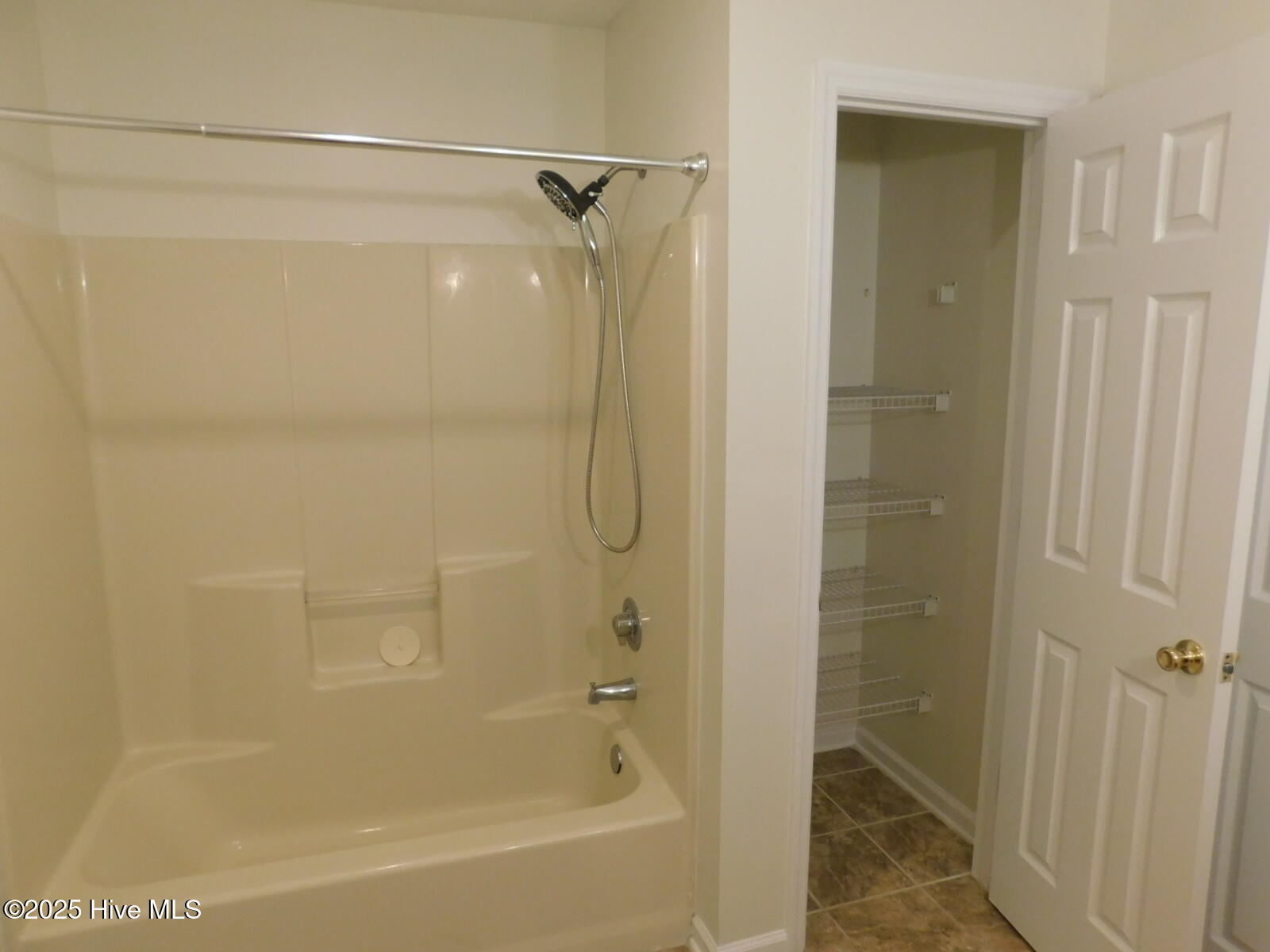 1005 Locust Court Havelock, NC 28532 - Photo 16 of 29 DSCN6020