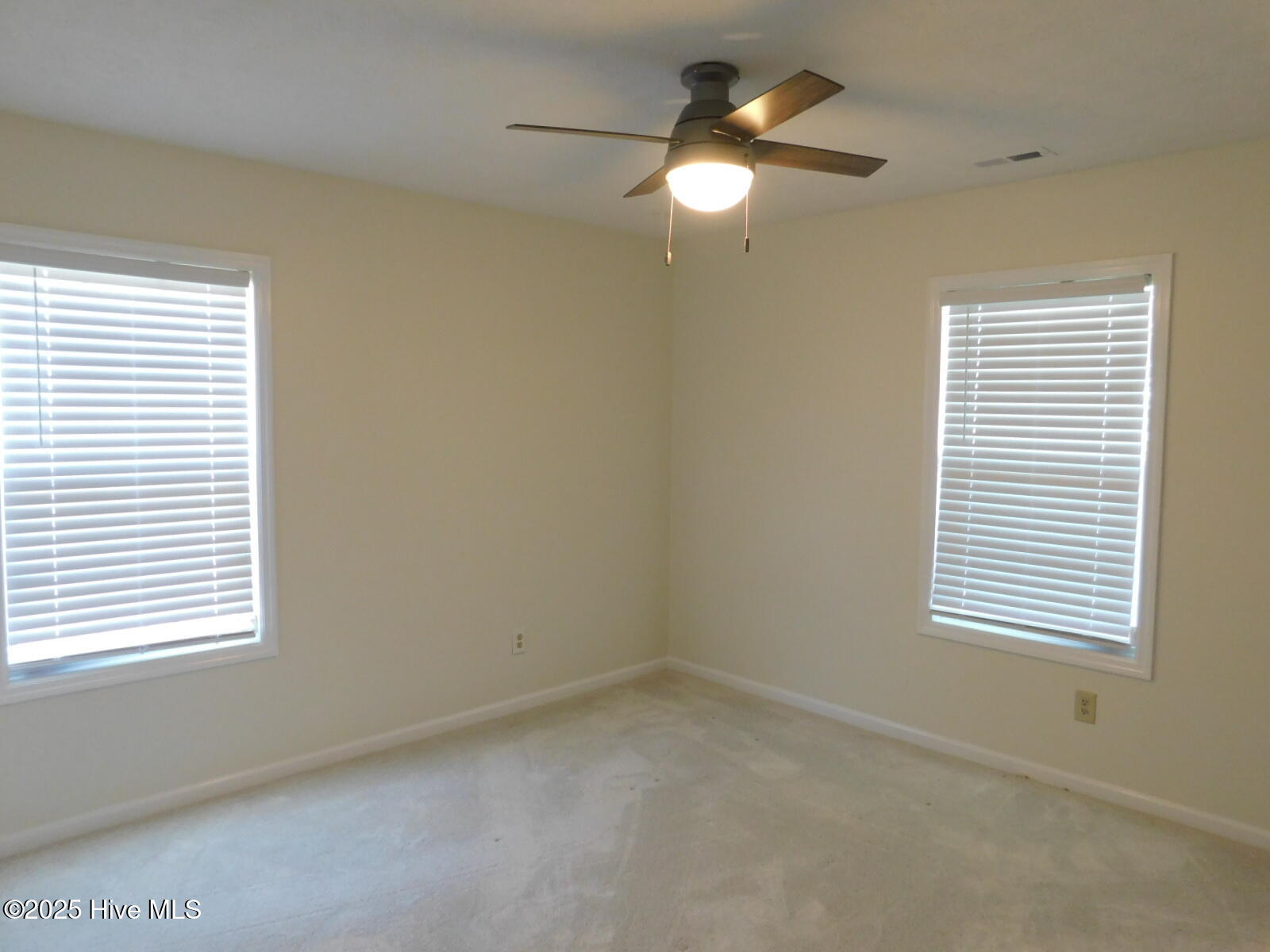 1005 Locust Court Havelock, NC 28532 - Photo 20 of 29 DSCN6033