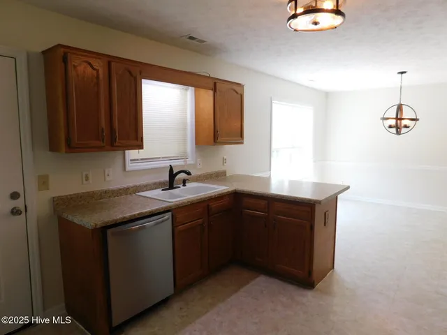 $1,855 | 1005 Locust Court, Havelock, NC 28532