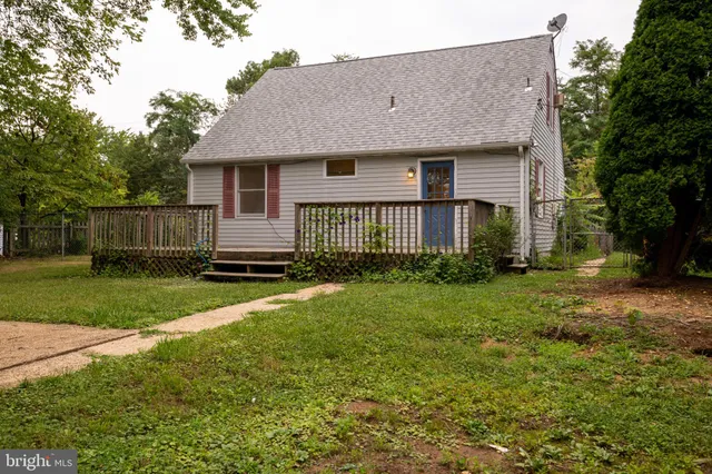 $2,400 | 839 Clifton Avenue, Arnold, MD 21012