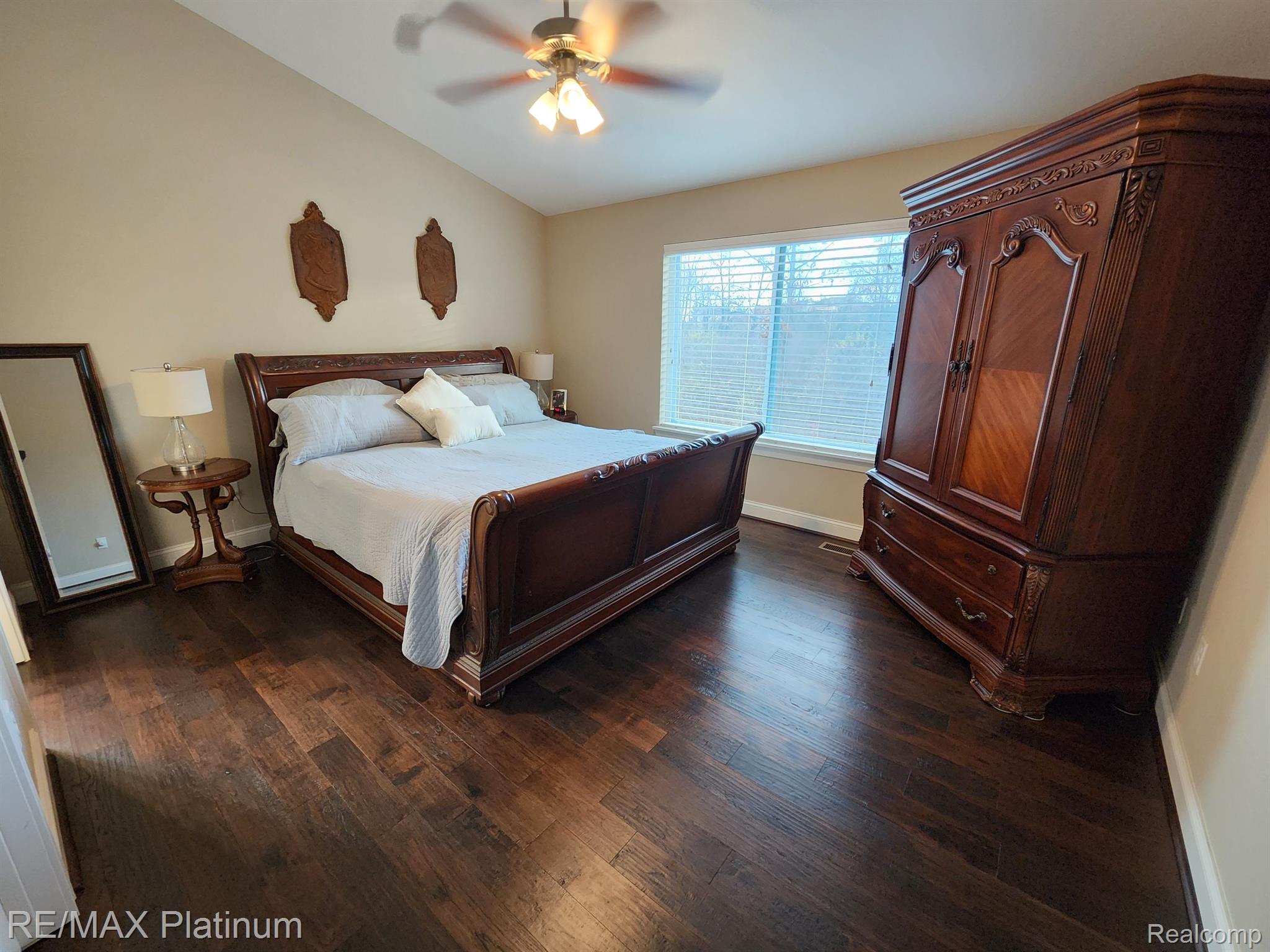 123 Sedum Road Howell, MI 48843 - Photo 8 of 18 Primary Suite with Vaulted Ceiling