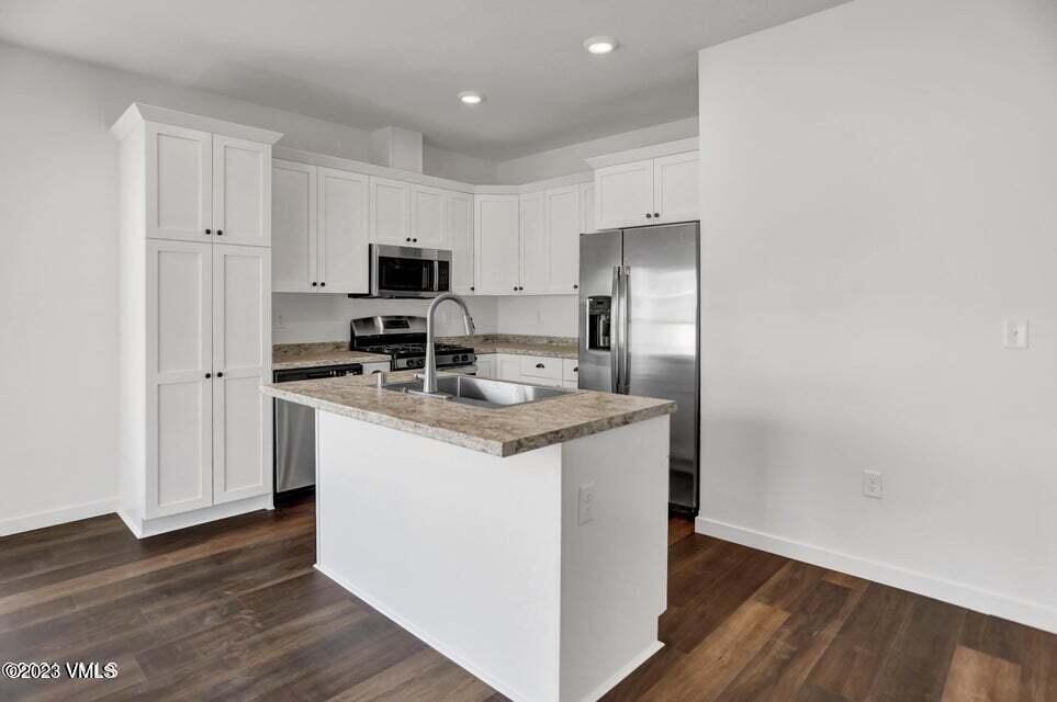 330 Blackhawk Road Gypsum, CO 81637 - Photo 11 of 17 Mt Laurel Kitchen