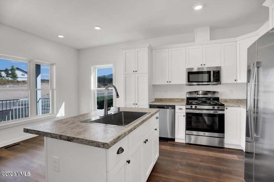 330 Blackhawk Road Gypsum, CO 81637 - Photo 12 of 17 Mt Laurel Kitchen