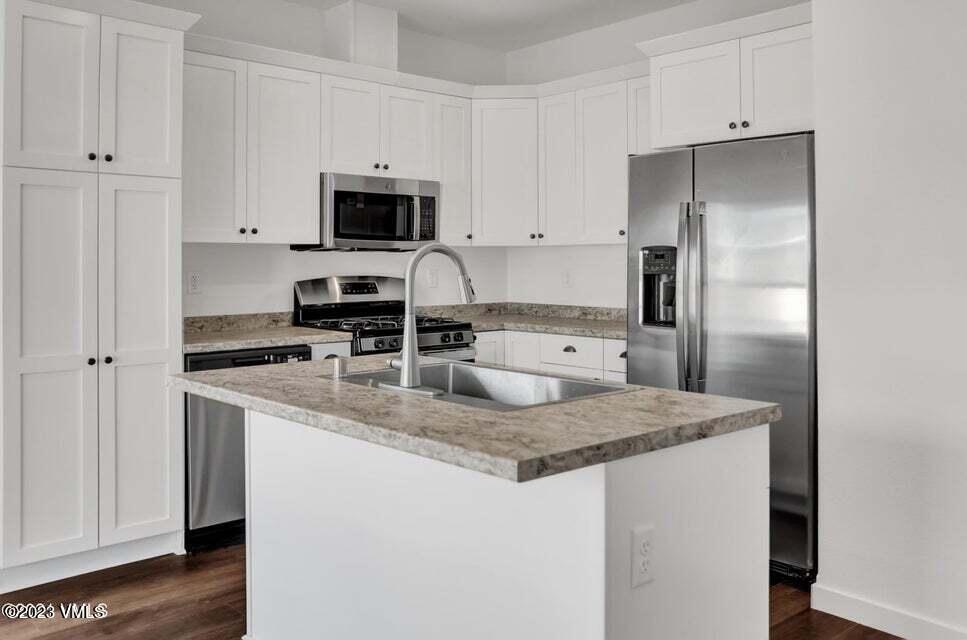 330 Blackhawk Road Gypsum, CO 81637 - Photo 13 of 17 Mt Laurel Kitchen