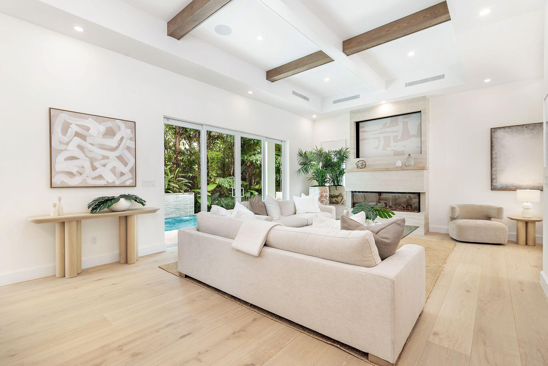 369 Avila Road West Palm Beach, FL 33405 - Photo 13 of 58 Living Room