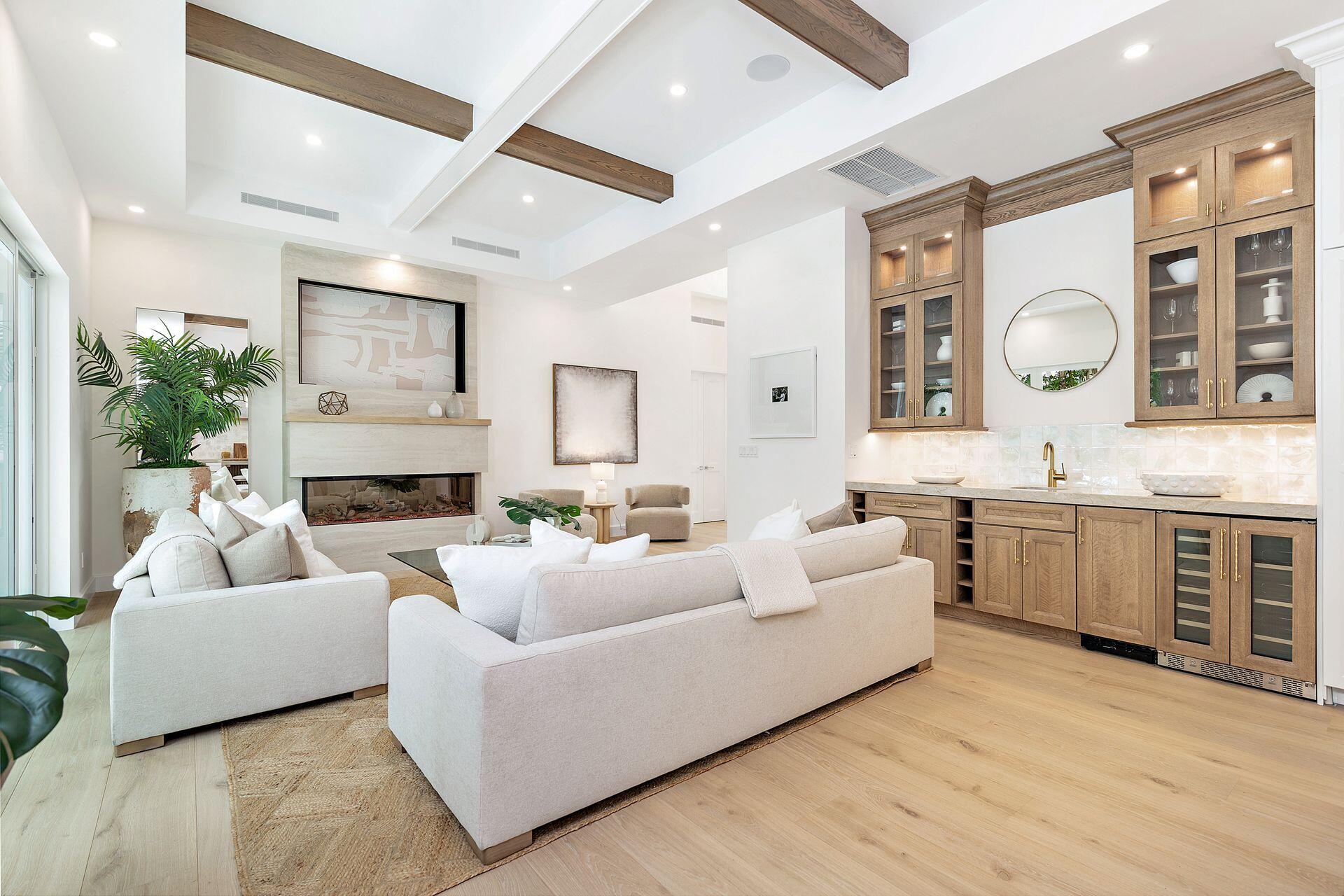 369 Avila Road West Palm Beach, FL 33405 - Photo 3 of 58 Living Room