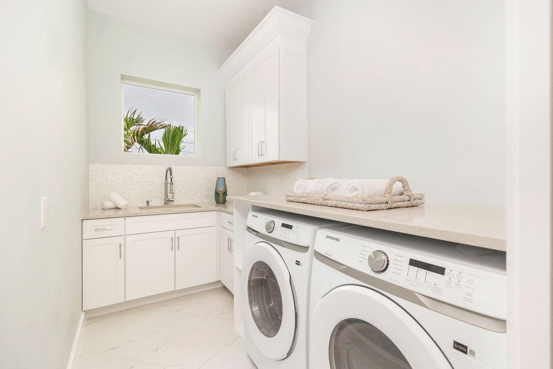 369 Avila Road West Palm Beach, FL 33405 - Photo 48 of 58 Laundry