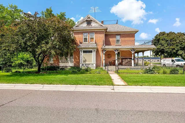 $180,000 | 531 2nd Street North, Brownton, MN 55312