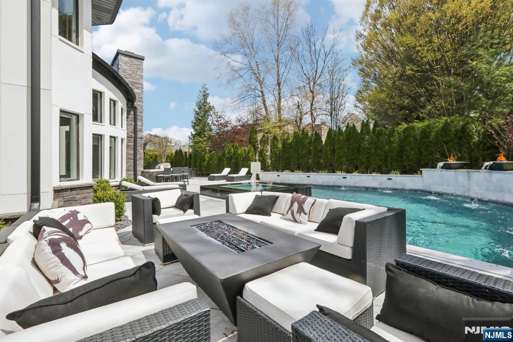 63 Roberts Road Englewood Cliffs, NJ 07632 - Photo 39 of 47