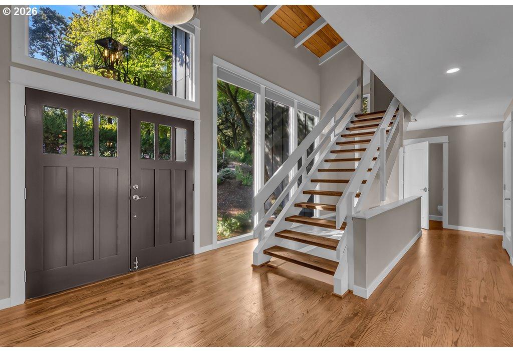 18485 Northeast Smith Road Newberg, OR 97132 - Photo 6 of 46 Entrance/Foyer